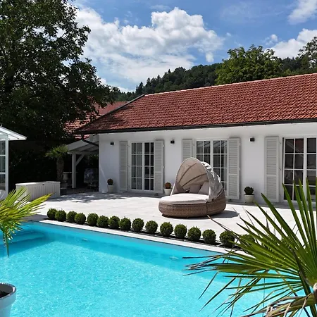 Apartman Luxus Mit Pool Im Chiemgau